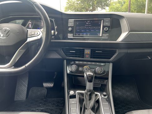 Used 2023 Volkswagen Jetta SE w/ Panoramic Sunroof Package FWD image 26