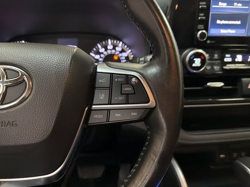 Used 2021 Toyota Highlander LE image 18