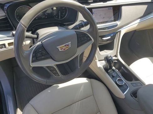 Certified 2022 Cadillac XT5 Premium Luxury w/ LPO, Floor Liner Package AWD/4WD image 17