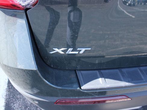 Used 2022 Ford Explorer XLT w/ Equipment Group 202A AWD/4WD image 8