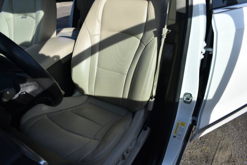 Used 2020 Buick Enclave Essence w/ Sound and Sites Package AWD/4WD image 17