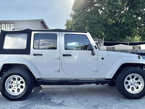 Used 2013 Jeep Wrangler Unlimited Sahara w/ Connectivity Group AWD/4WD image 4