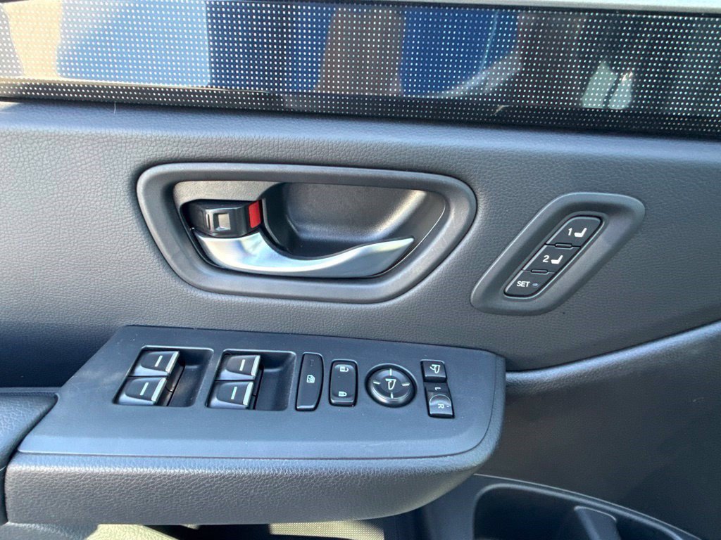 Certified 2025 Honda Pilot Elite image 23