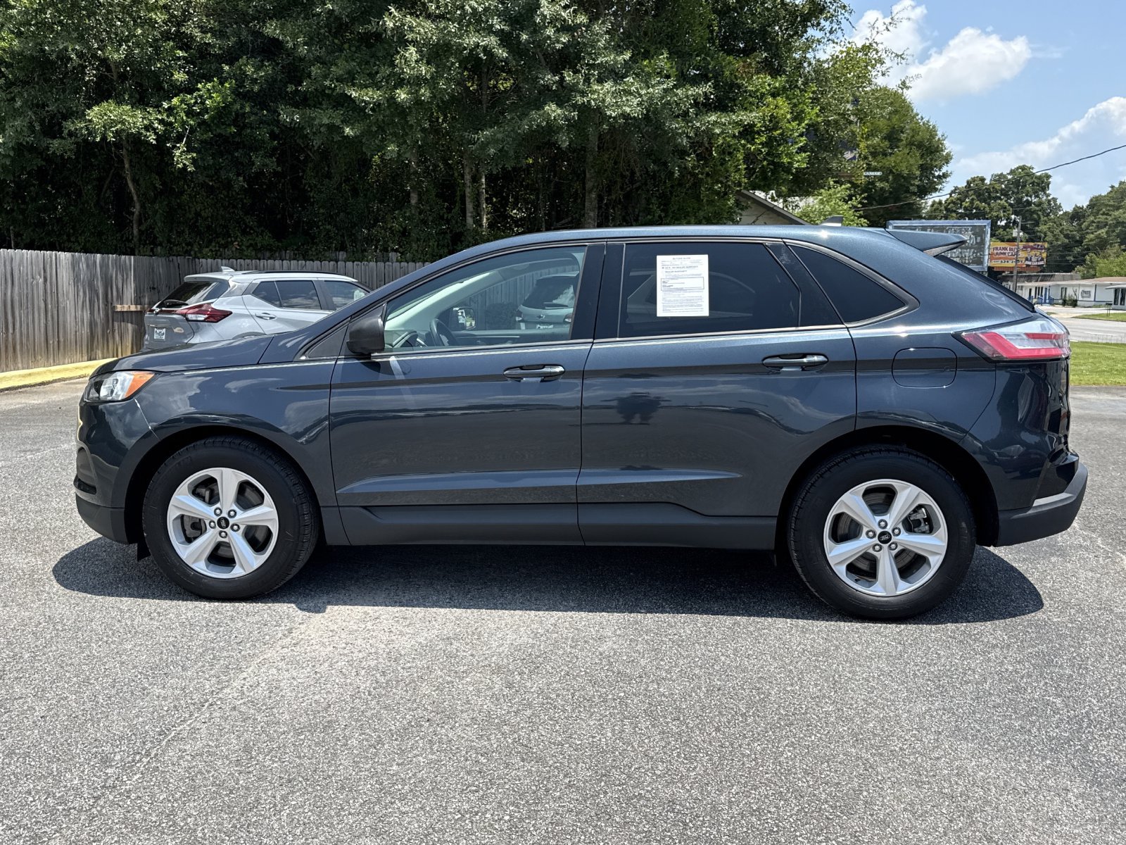 Used 2024 Ford Edge SE AWD/4WD image 2