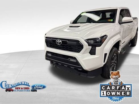 Used 2024 Toyota Tacoma TRD Sport image 3