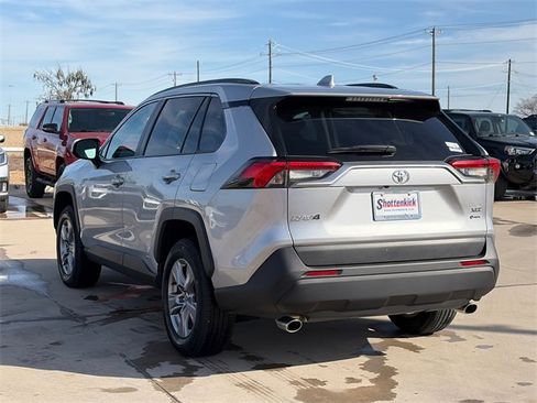 Used 2025 Toyota RAV4 XLE image 7