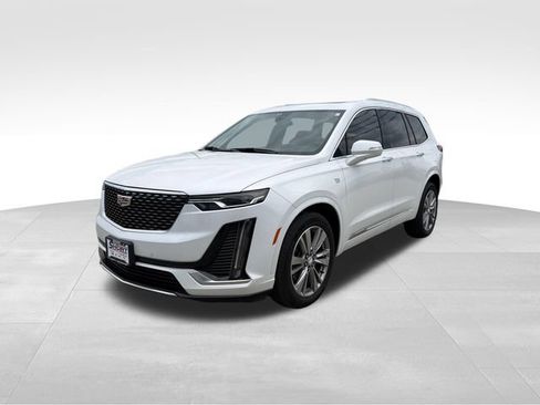 Used 2024 Cadillac XT6 Premium Luxury AWD/4WD image 2