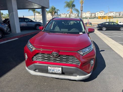 Used 2019 Toyota RAV4 XLE FWD image 3
