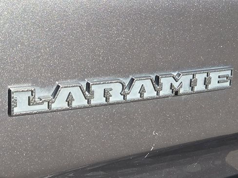 Used 2022 RAM 1500 Laramie AWD/4WD image 11