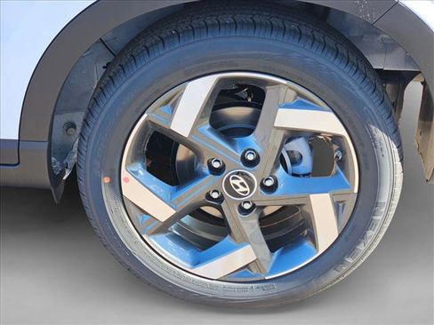 New 2026 Hyundai Venue SEL FWD image 9