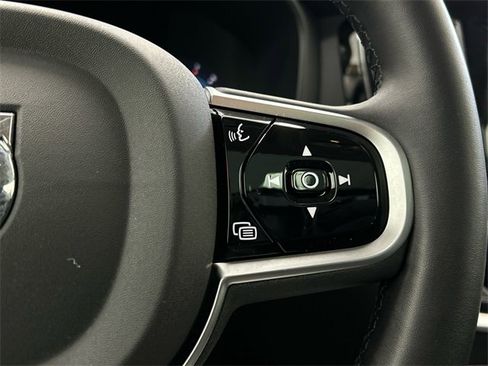 Used 2025 Volvo V60 B5 Cross Country Plus image 14