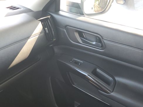 Used 2024 Nissan Pathfinder SV image 28