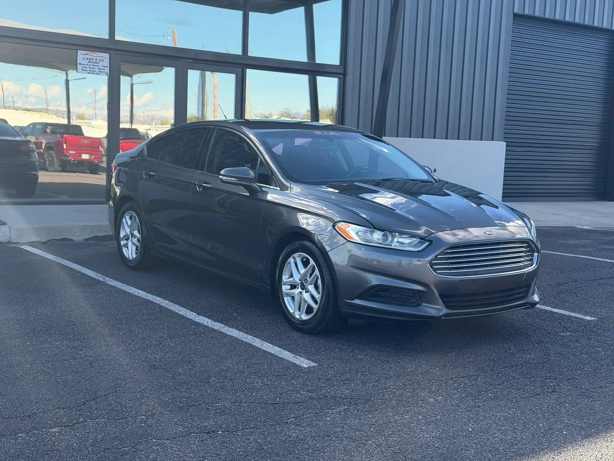 Used 2016 Ford Fusion SE FWD image 10