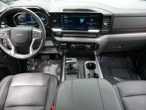 Used 2024 Chevrolet Silverado 1500 LT Trail Boss w/ LT Trail Boss Premium Package AWD/4WD image 20