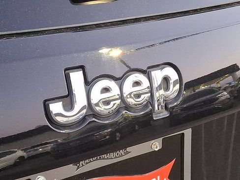 Used 2022 Jeep Grand Cherokee Laredo E w/ Security & Convenience Group AWD/4WD image 25