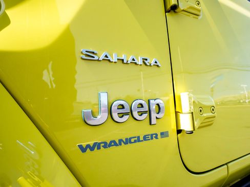 Used 2023 Jeep Wrangler Unlimited Sahara w/ Cold Weather Group image 48