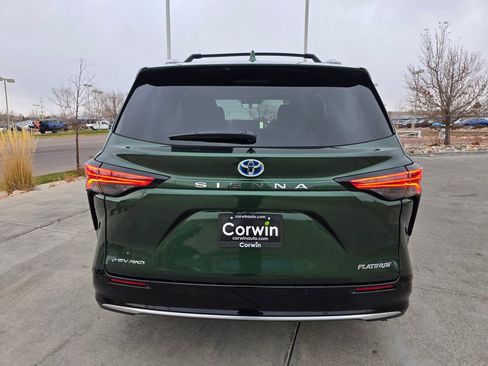 Used 2025 Toyota Sienna Platinum image 6