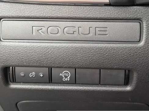 Used 2024 Nissan Rogue S FWD image 18