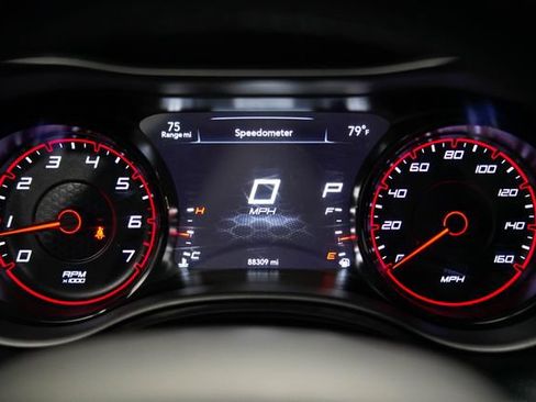 Used 2018 Dodge Charger R/T RWD image 31