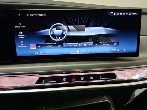 New 2026 BMW 740i w/ Premium Package image 21