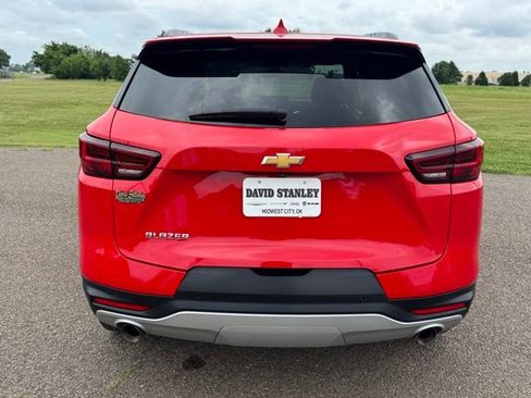 Used 2024 Chevrolet Blazer LT w/ Convenience Package FWD image 5