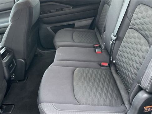 Used 2024 Nissan Pathfinder S image 21