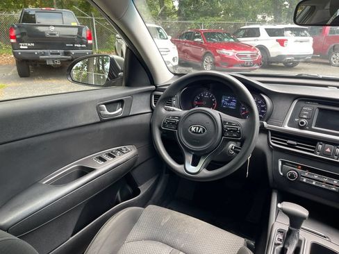 Used 2017 Kia Optima LX FWD image 8