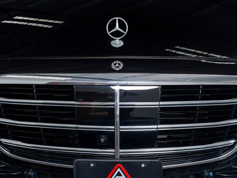 Used 2023 Mercedes-Benz S 580 4MATIC Sedan w/ Warmth & Comfort Package image 16