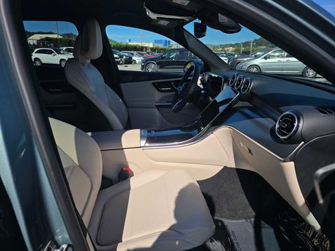 Used 2026 Mercedes-Benz GLC 300 image 11