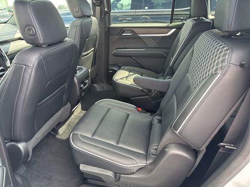 Used 2025 GMC Acadia Denali w/ LPO, Floor Liner Package image 25
