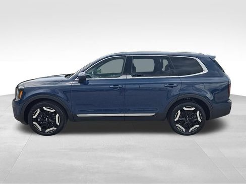 Used 2023 Kia Telluride EX w/ EX Captain's Chair Package FWD image 10