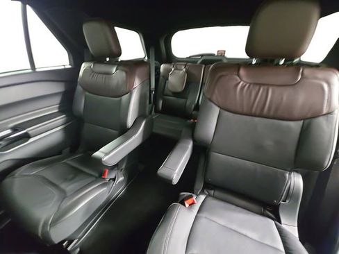 Used 2023 Ford Explorer Platinum w/ Technology Package image 13