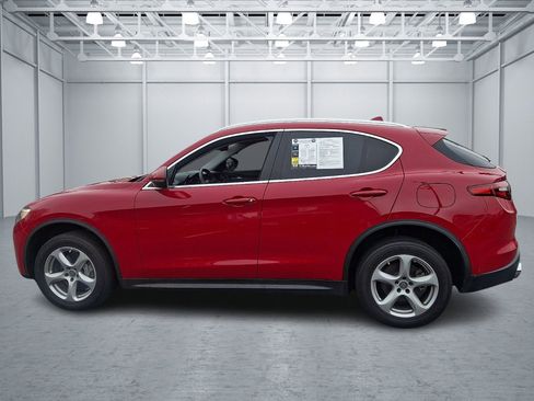 Used 2020 Alfa Romeo Stelvio RWD image 2