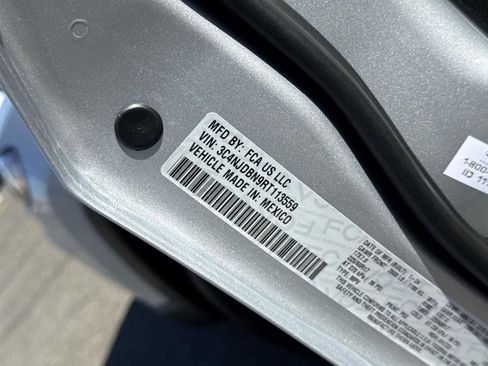 Used 2024 Jeep Compass Latitude image 7