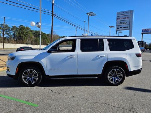 Used 2023 Jeep Wagoneer Series II image 4