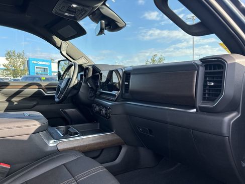 Used 2025 Chevrolet Silverado 2500 High Country w/ High Country Premium Package AWD/4WD image 19