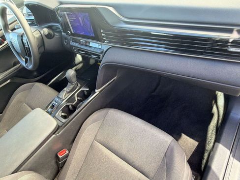 Used 2025 Toyota Camry LE FWD image 34