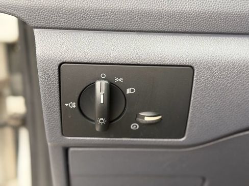 Used 2010 Ford Transit Connect XL FWD image 18