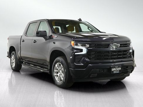 Used 2024 Chevrolet Silverado 1500 RST w/ Z71 Off-Road Package AWD/4WD image 7