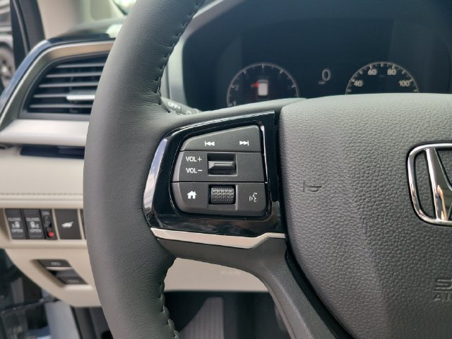 New 2026 Honda Odyssey Touring image 16