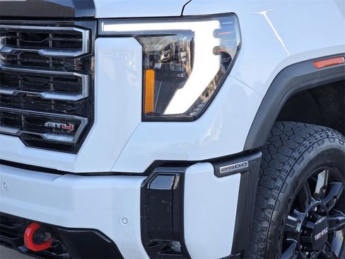 Used 2025 GMC Sierra 2500 AT4 image 6