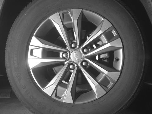 Used 2025 Chevrolet Equinox LT FWD image 13