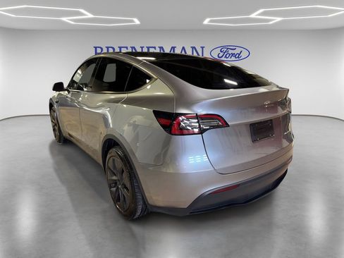 Used 2024 Tesla Model Y Long Range image 7