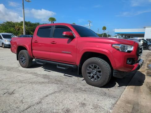 Used 2023 Toyota Tacoma SR5 AWD/4WD image 2
