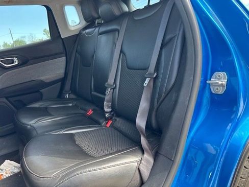 Used 2022 Jeep Compass Latitude FWD image 15