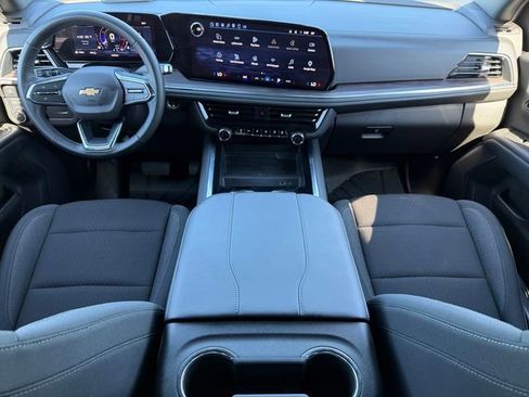 Used 2025 Chevrolet Tahoe LS AWD/4WD image 21