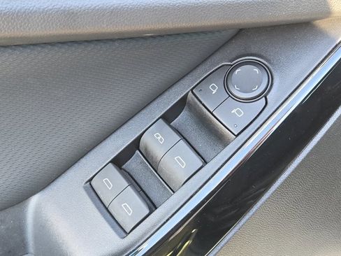 Used 2025 Chevrolet Equinox LT image 13