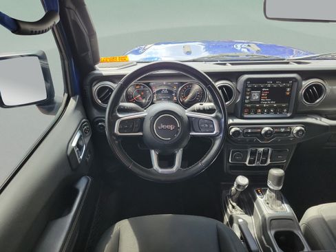 Used 2020 Jeep Wrangler Unlimited Sahara w/ Uconnect 4C Nav & Sound Group AWD/4WD image 7
