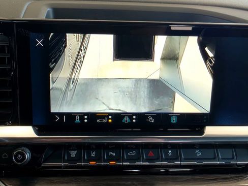Used 2025 Chevrolet Silverado 2500 LTZ w/ Trail Boss Package AWD/4WD image 76