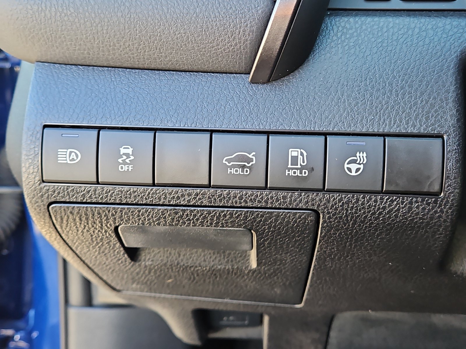 Used 2024 Toyota Camry SE w/ Cold Weather Package FWD image 21